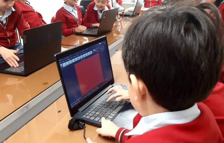 رایانه -آموزش تغییر رنگ صفحه در word 2