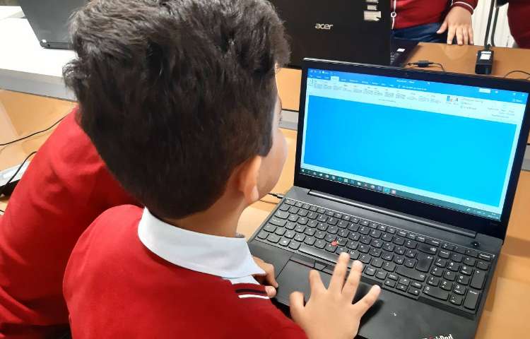 رایانه -آموزش تغییر رنگ صفحه در word 4