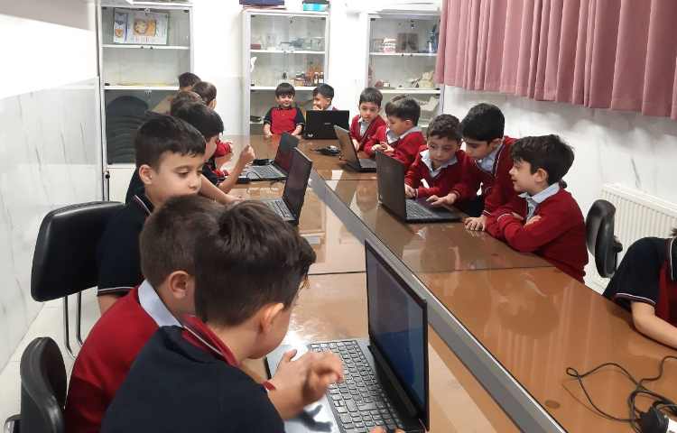 رایانه - آموزش صحیح روشن خاموش کردن رایانه و آشنایی با دسکتاپ