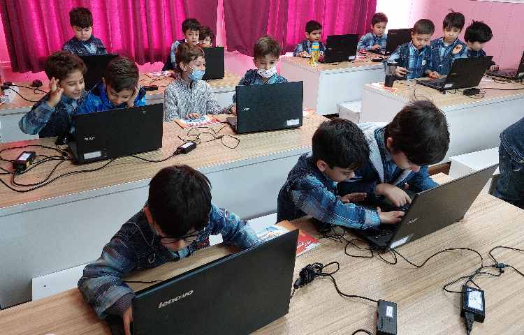 :رایانه، آموزش نقاشی، کلاس توت فرنگی 1