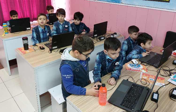 :رایانه، آموزش نقاشی، کلاس توت فرنگی 2