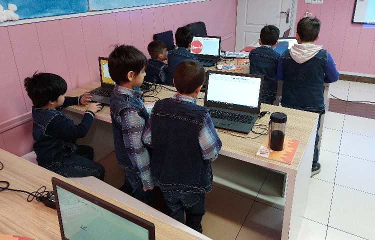 :رایانه، آموزش نقاشی، کلاس توت فرنگی 4