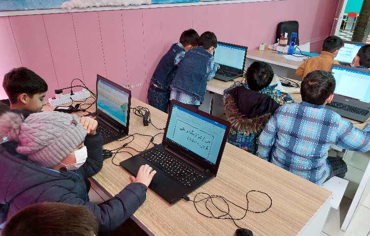 :رایانه، آموزش ورد، کلاس فضانوردان 4