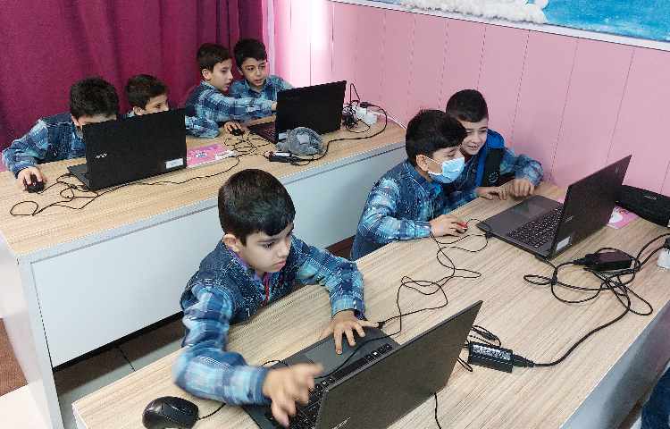 :رایانه، آموزش پاورپوینت، کلاس زمین 3