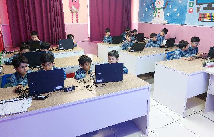 :رایانه، آموزش پاورپوینت، کلاس زمین 3