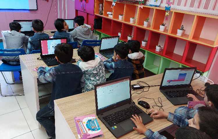 :رایانه، آموزش پاورپوینت، کلاس زمین 4