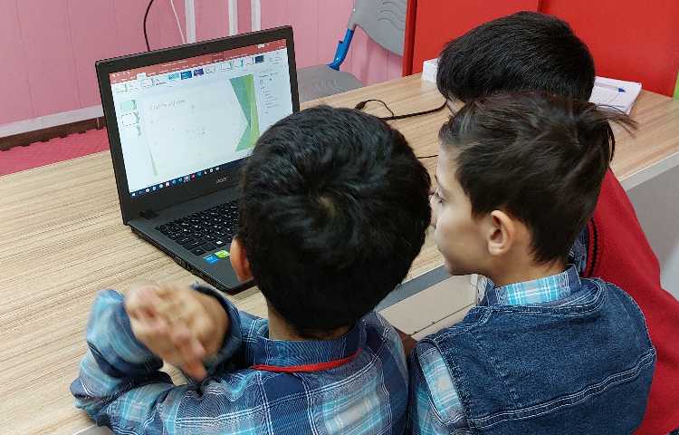 :رایانه، آموزش پاورپوینت، کلاس زمین