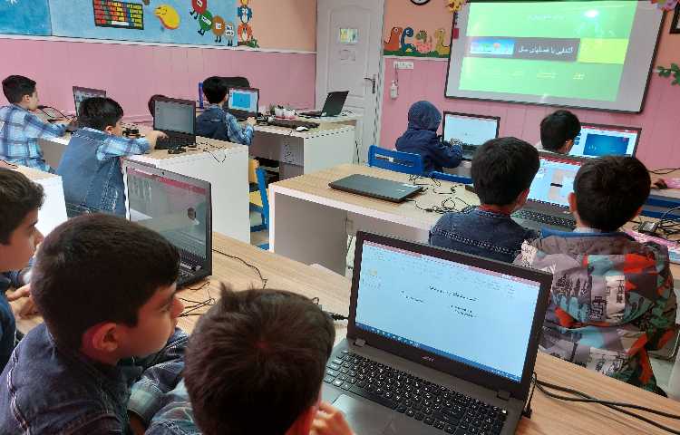 :رایانه، آموزش پاورپوینت، کلاس زمین