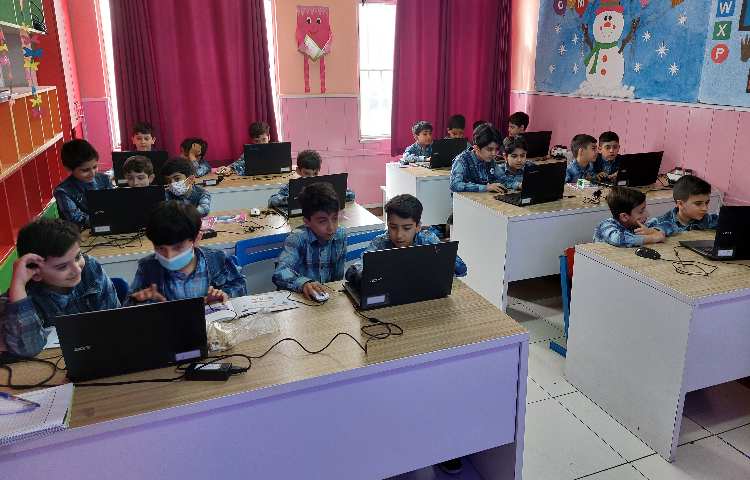 :رایانه، آموزش پاورپوینت، کلاس زمین