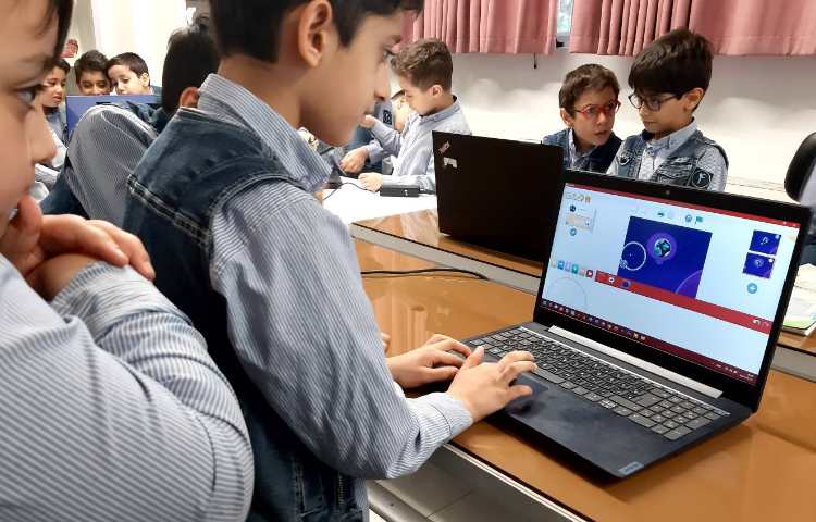 رایانه -آموزش پروژه ی حرکت ماه به دور زمین در اسکرچ جونیور 1