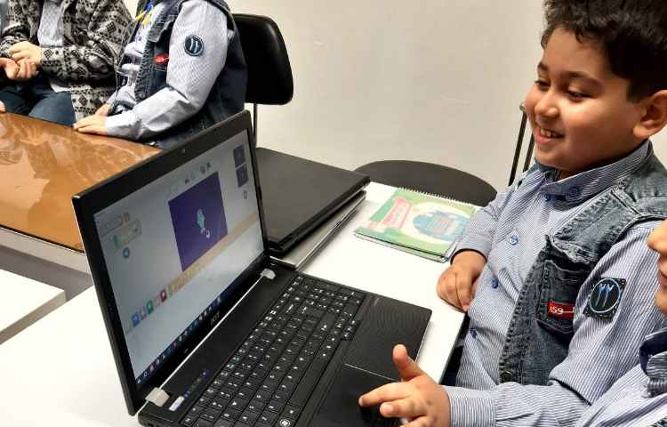 رایانه -آموزش پروژه ی حرکت ماه به دور زمین در اسکرچ جونیور 3