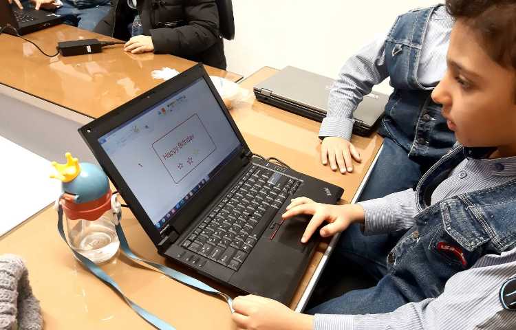 رایانه -آموزش پیش نمایش نقاشی و کشیدن کارت تبریک