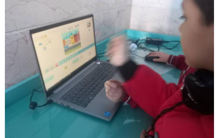 رایانه : انجام پروژه حرکت ماشین در اسکرچ جونیور 7