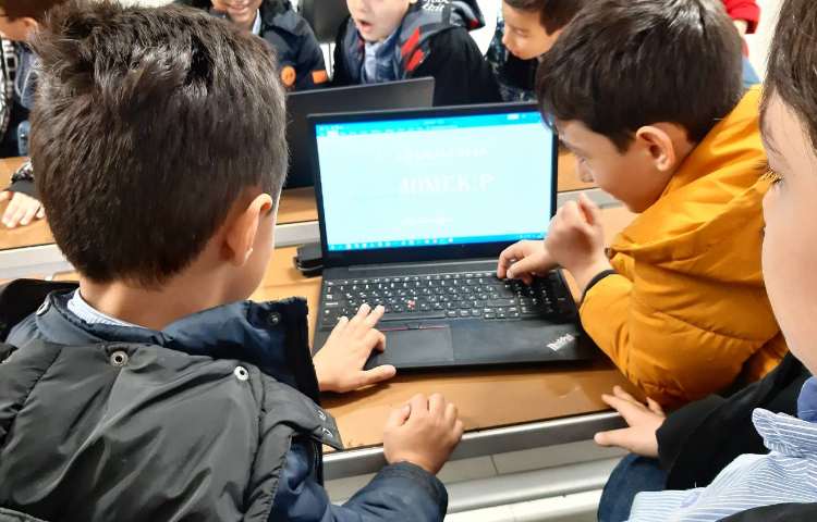 رایانه -تغییر رنگ متن و استفاده از ابزار A بزرگ و کوچک برای تغییر سایز متن 1