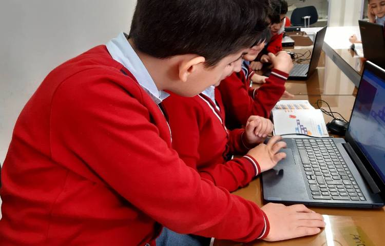 رایانه - ماشین حساب جدول ضرب در اسکرچ 4