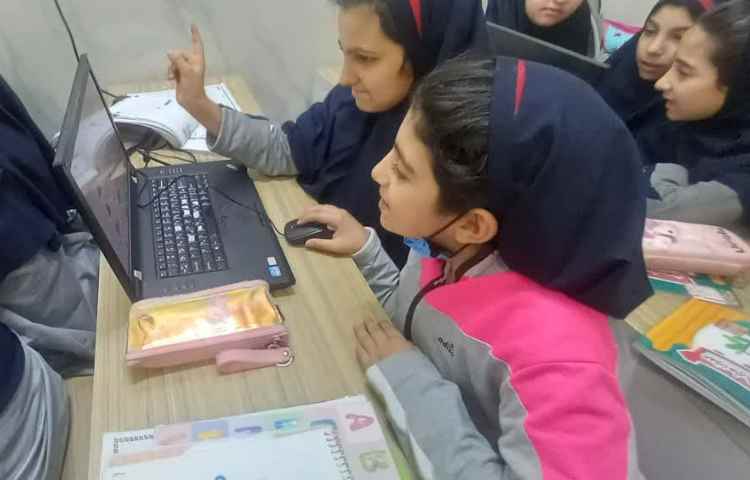 رایانه : محیط برنامه نویسی اسکرچ 4