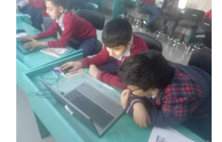 رایانه : یادگیری کاربرد بلوک بپرس و پاسخ و انجام پروژه ساخت ماشین حساب 2