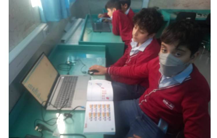 رایانه : یادگیری کاربرد بلوک بپرس و پاسخ و انجام پروژه ساخت ماشین حساب 5