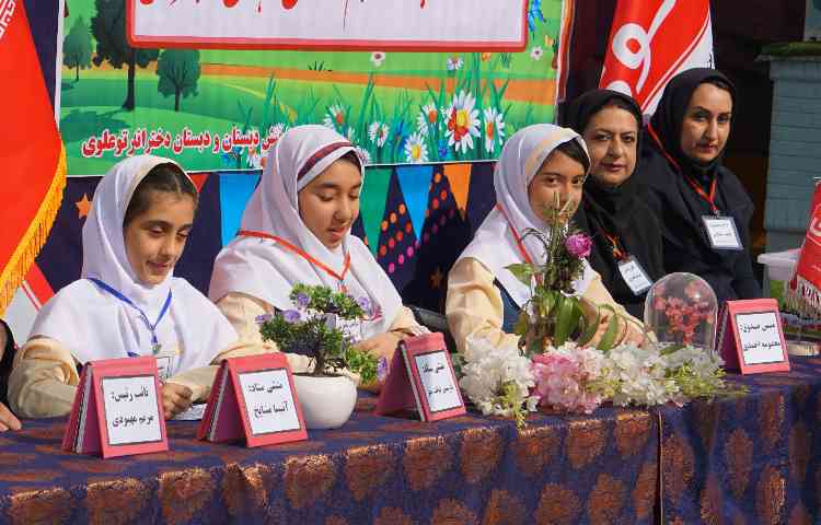 رای گیری شورای دانش آموزی دبستان دخترانه پرتوعلوی . 1