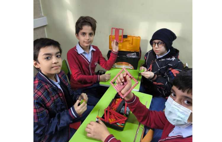 رباتیک : بازکردن منجنیق ها و شروع ساخت آسیاب بادی 4