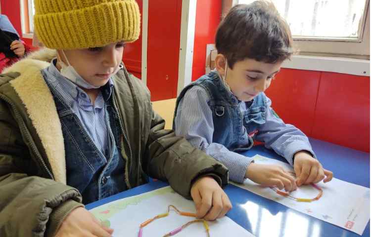 رد کردن کاموا از نی جهت دست ورزی زنگ دستان توانا 1