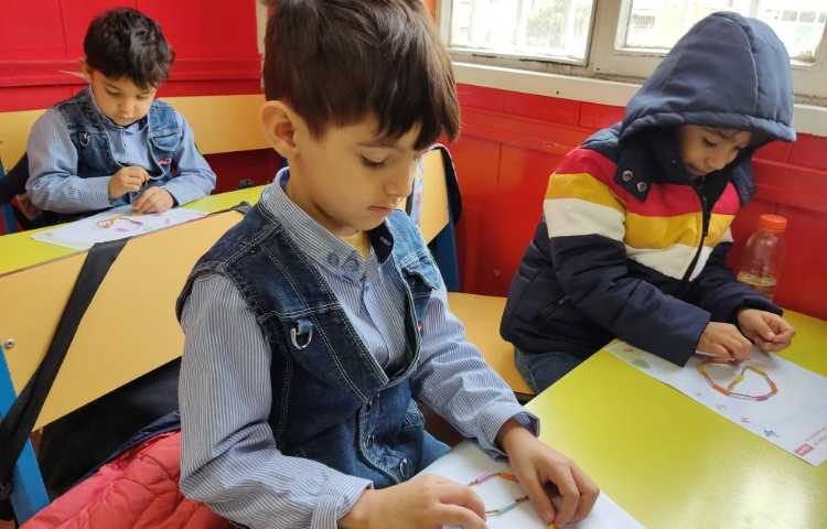 رد کردن کاموا از نی جهت دست ورزی زنگ دستان توانا