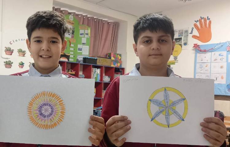 رسم نقاشی متقارن 4