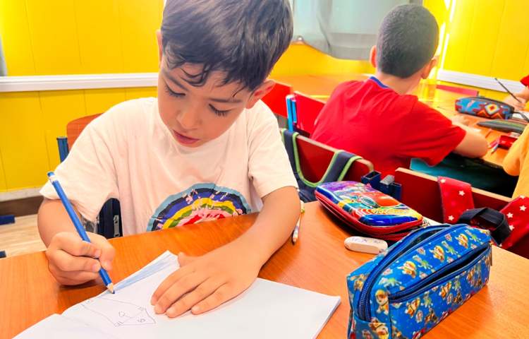 : رسم نقاشی و یا کارتون مورد علاقه 4