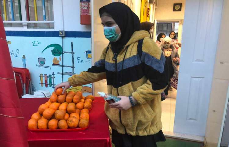 رعایت پروتکل ها همراه با توزیع میان وعده سالم 3