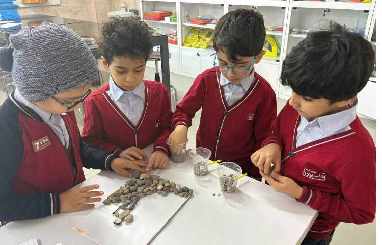 رفتن به آزمایشگاه و شناخت انواع سنگ ها 3