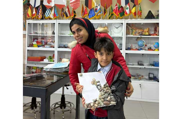 رفتن به آزمایشگاه و شناخت انواع سنگ ها 4