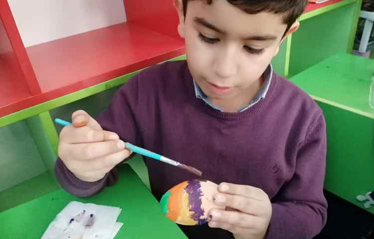 رنگ آمیزی تخم مرغ سفالی 3