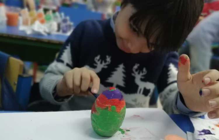 رنگ آمیزی تخم مرغ سفالی 4