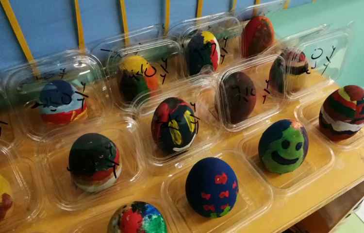 رنگ آمیزی تخم مرغ سفالی 5