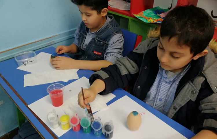 رنگ آمیزی تخم مرغ سفالی 5