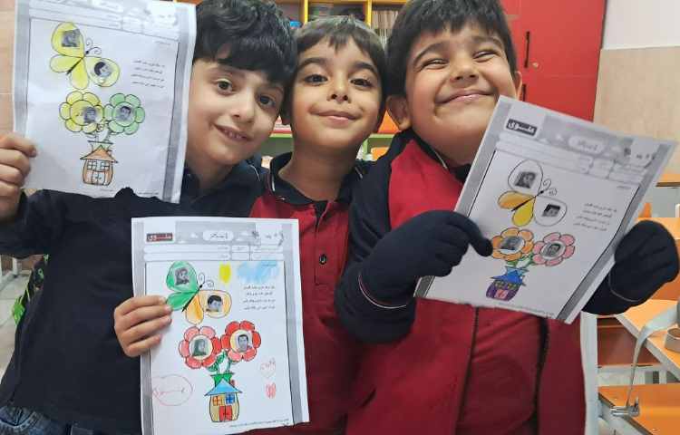 رنگ آمیزی و برش کاربرگ کارت کلمه ها درس فارسی 1