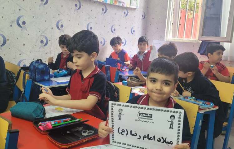 رنگ آمیزی کاربرگ توسط پیش دبستان به مناسبت میلاد امام رضا (ع) 4