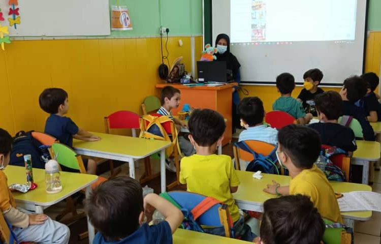 :رنگ آمیزی گروهی کاراکتر، اجرای نمایش عروسکی، پیش بادبادک 4