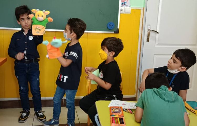 :رنگ آمیزی گروهی کاراکتر، اجرای نمایش عروسکی، پیش بادبادک 8