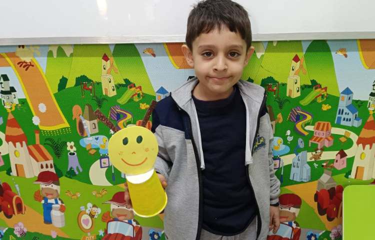 رنگ کردن لیوان یکبار مصرف و درست کردن حیوانات 2