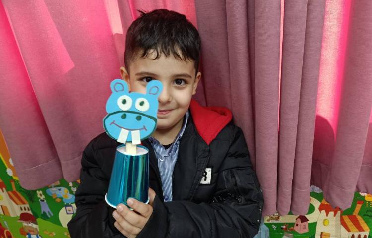 رنگ کردن لیوان یکبار مصرف و درست کردن حیوانات