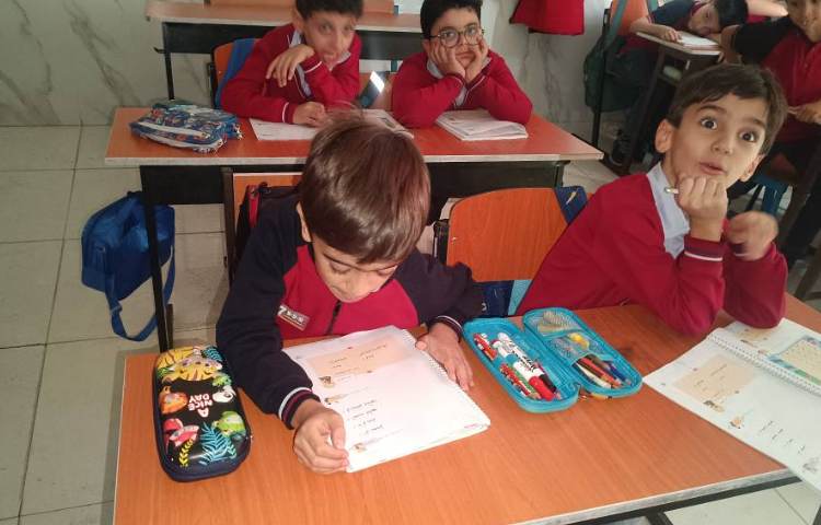 روانخوانی قرآن توسط دانش‌آموزان 1