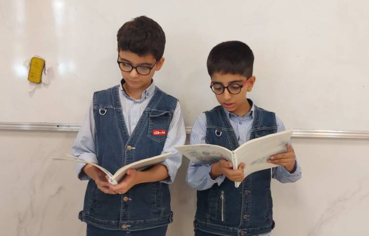 روانخوانی کتاب فارسی و انجام مشاعره با شعری که حفظ کردند. 3