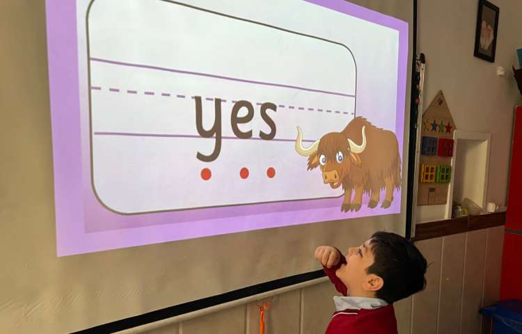 روخوانی مثال‌های حرف Yy 3