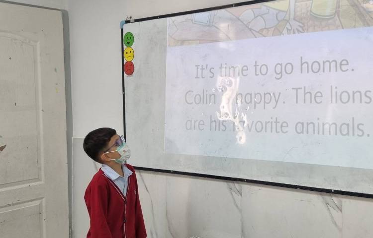 روخوانی و خلاصه‌گویی کتاب داستان به مناسبت هفته‌ی کتاب و کتابخوانی در زنگ زبان 1