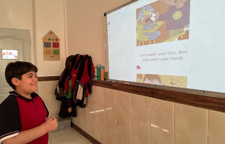 روخوانی کتاب داستان به مناسبت هفته‌ی کتاب و کتابخوانی در زنگ زبان 3