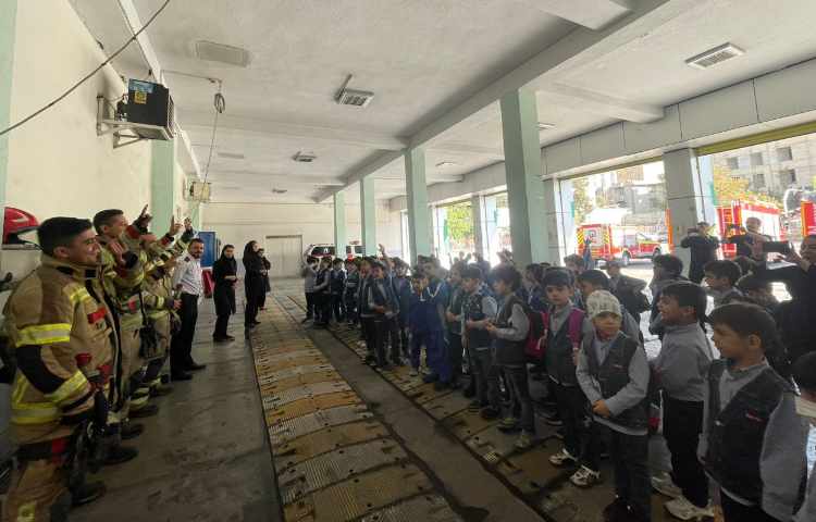 روز آتش نشانی و بازدید از ایستگاه آتش نشانی 11