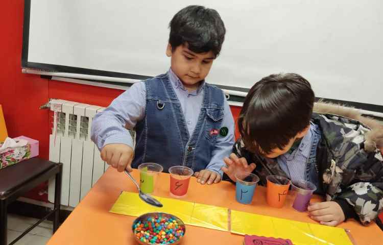 روز اسمارتیز بازی اعداد در کنار شناخت رنگها 1