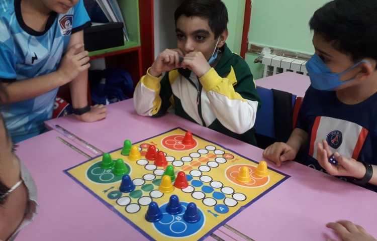 روز بدون کیف دانش آموزان دبستان علوی 16