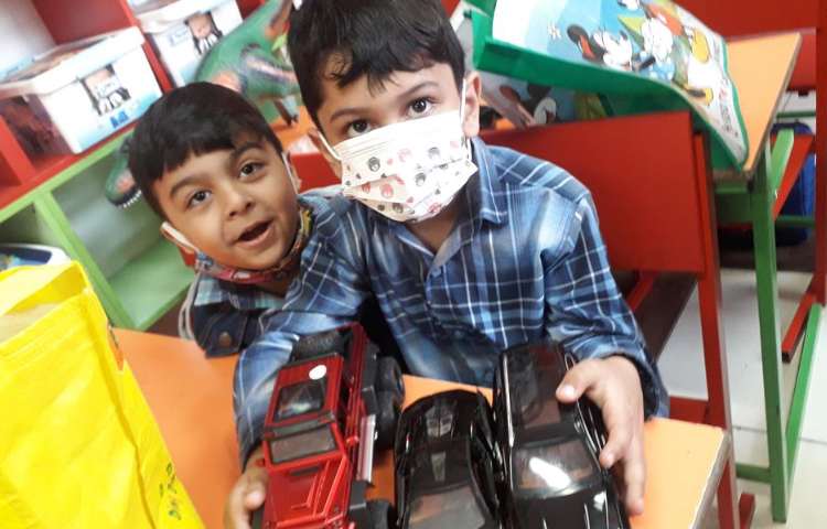 روز بدون کیف دانش آموزان دبستان علوی 3